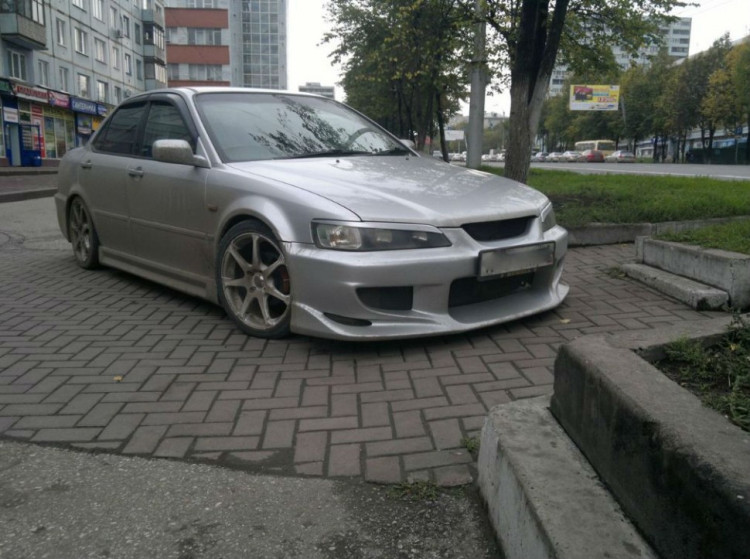 Хонда Аккорд 6 Вагон