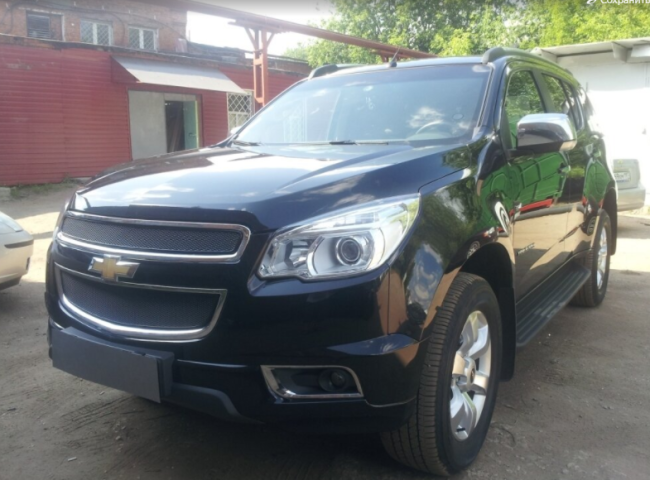 Защита радиатора "PREMIUM" Chevrolet Trailblazer (2013-н.в.) чёрная купить в интернет-магазине tuning63