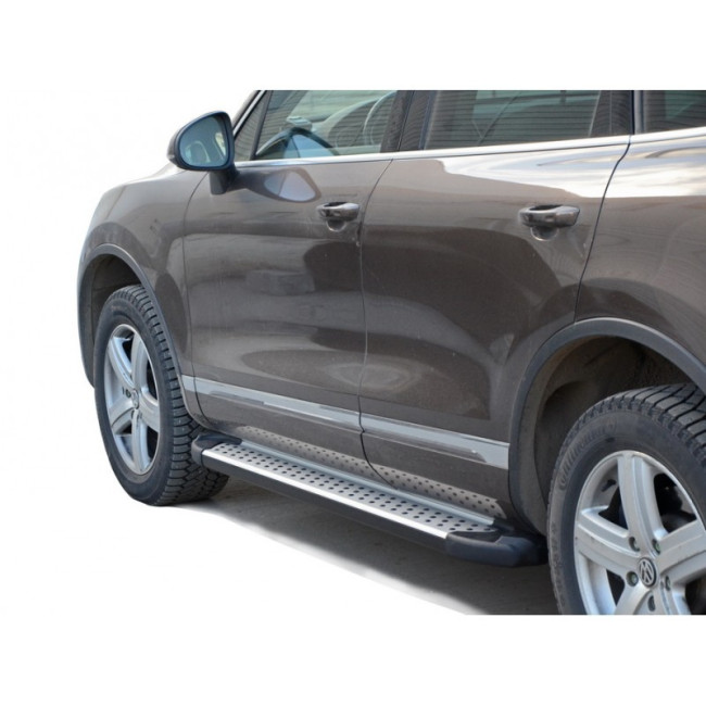 Защита порогов «Бумер» алюминиевая с резинкой для Volkswagen Touareg (2010-2016) купить в интернет-магазине tuning63